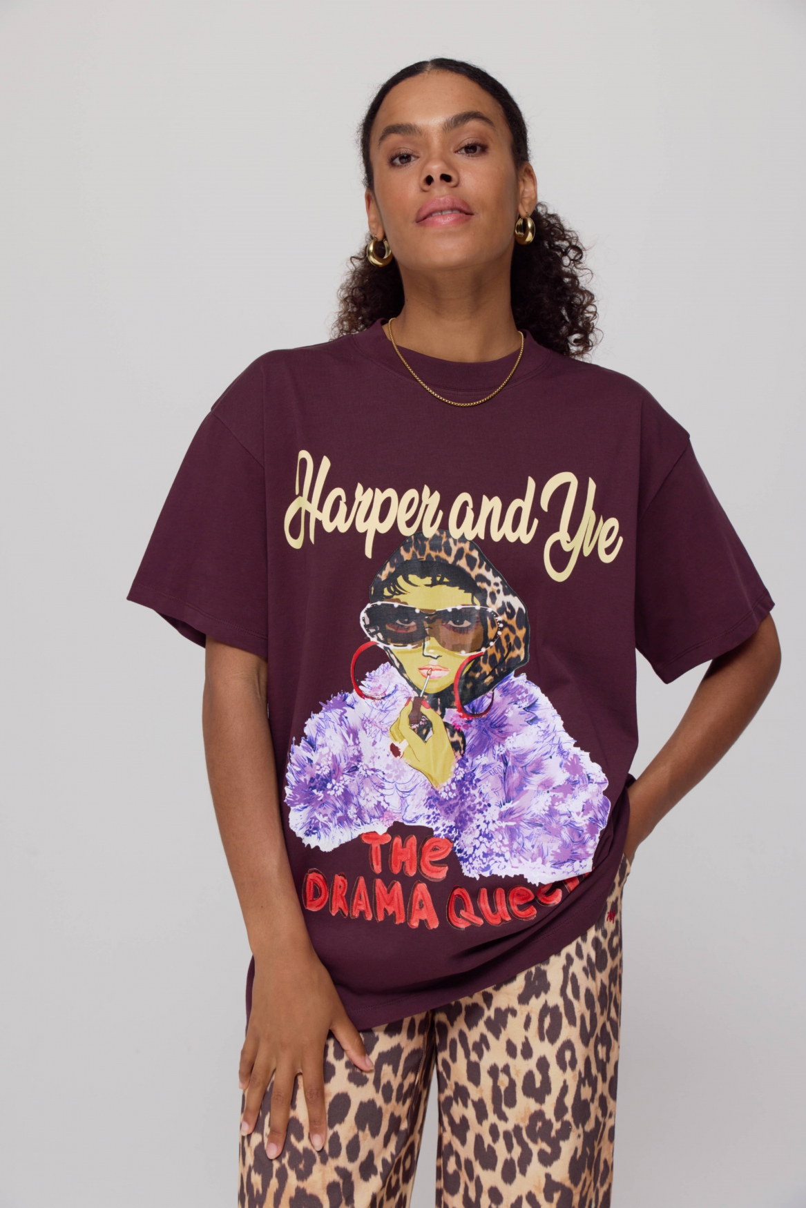 Dramaqueen t-shirt dark fudge harper and yve