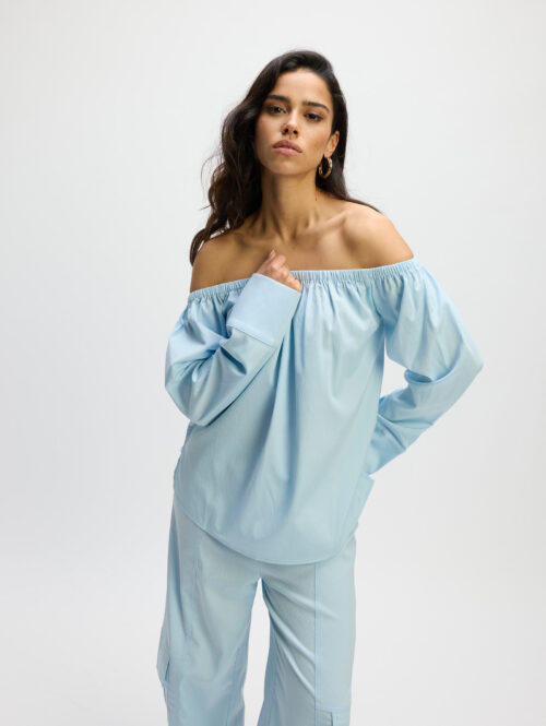 Montana off shoulder top blue