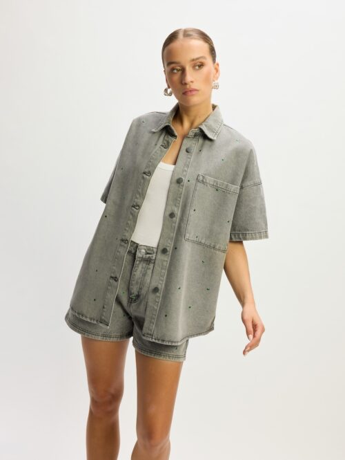 Ladies woven relaxed short studs Zaar Refined Department