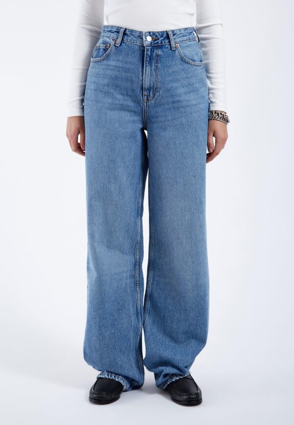 Donna stream sky used dr. denim