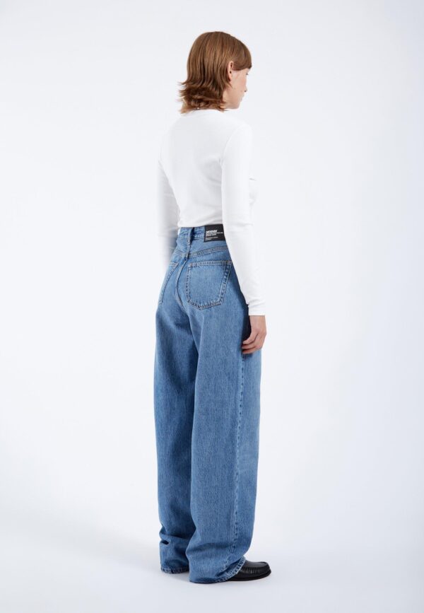 Donna stream sky used dr. denim