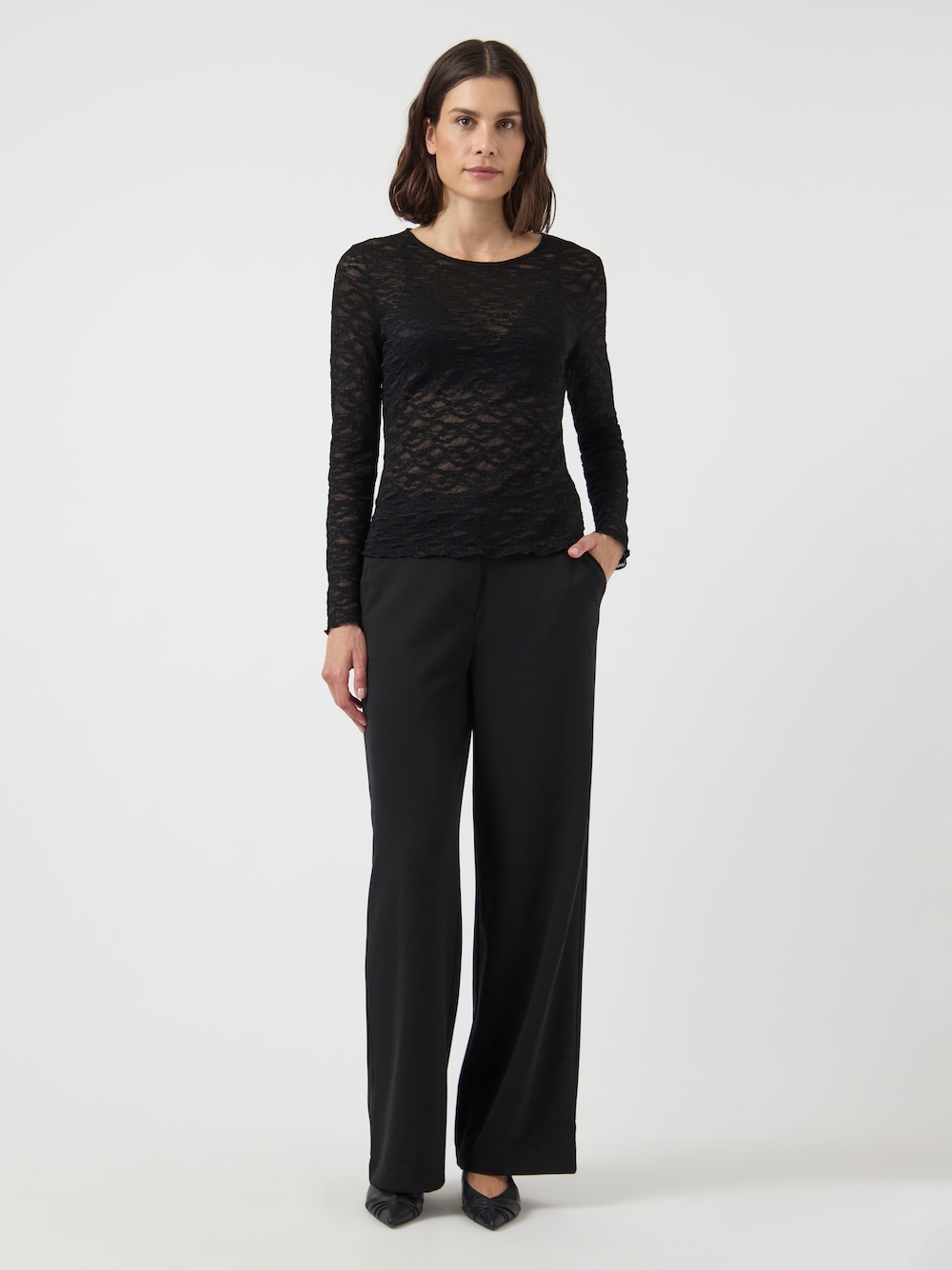 Yascara lace top black