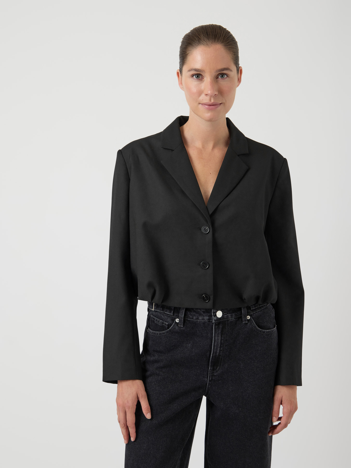 Yasjera short blazer