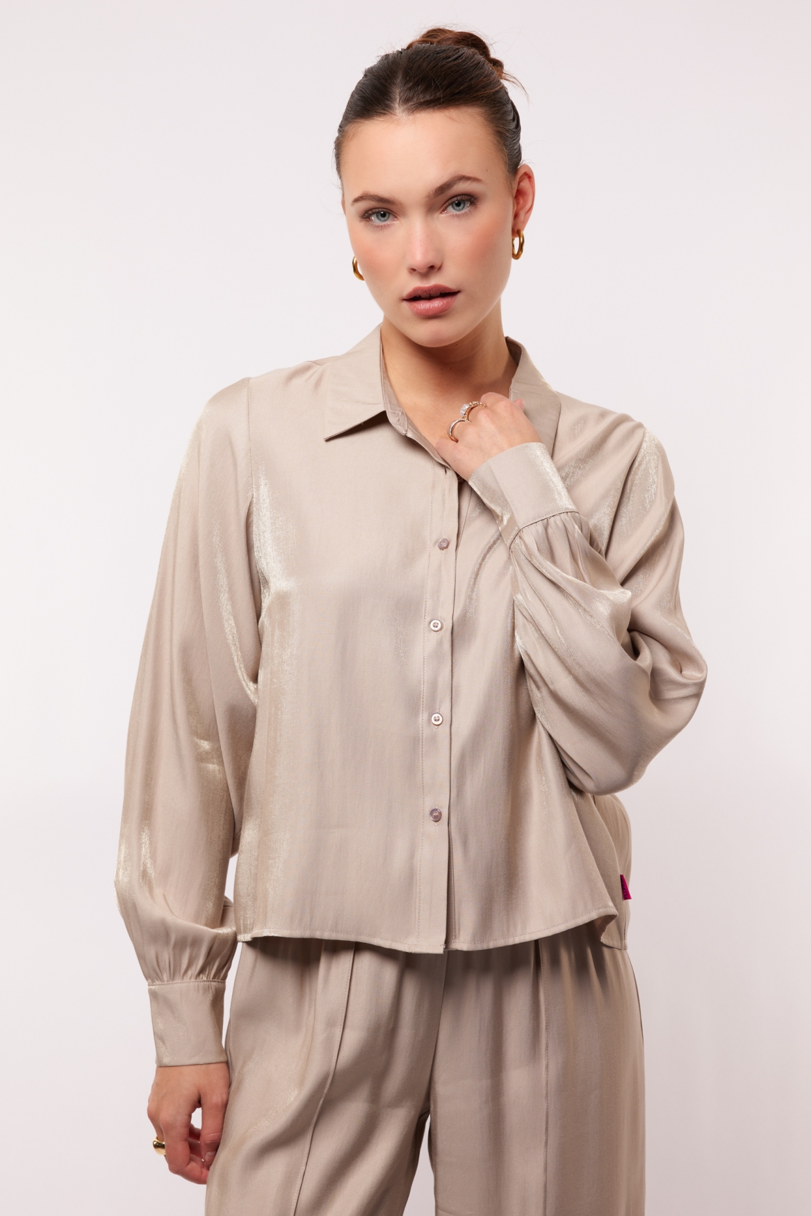 Tazzy blouse beige fluresk