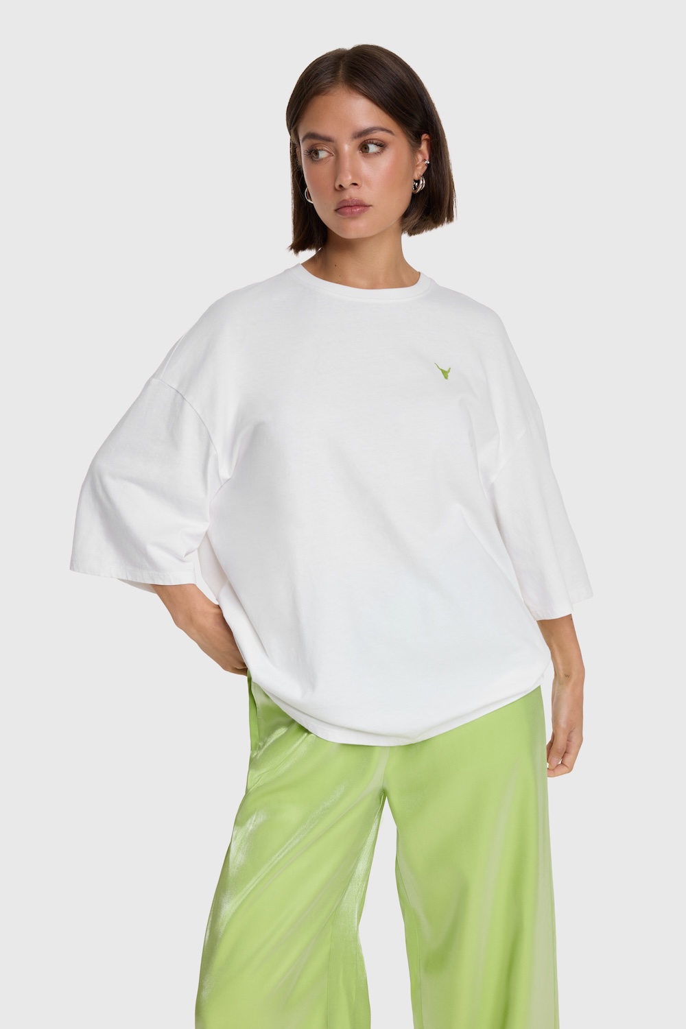 The label t-shirt soft white alix the label met groen