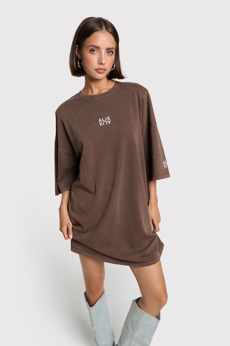 ALIX t-shirt dress bruin alix the label