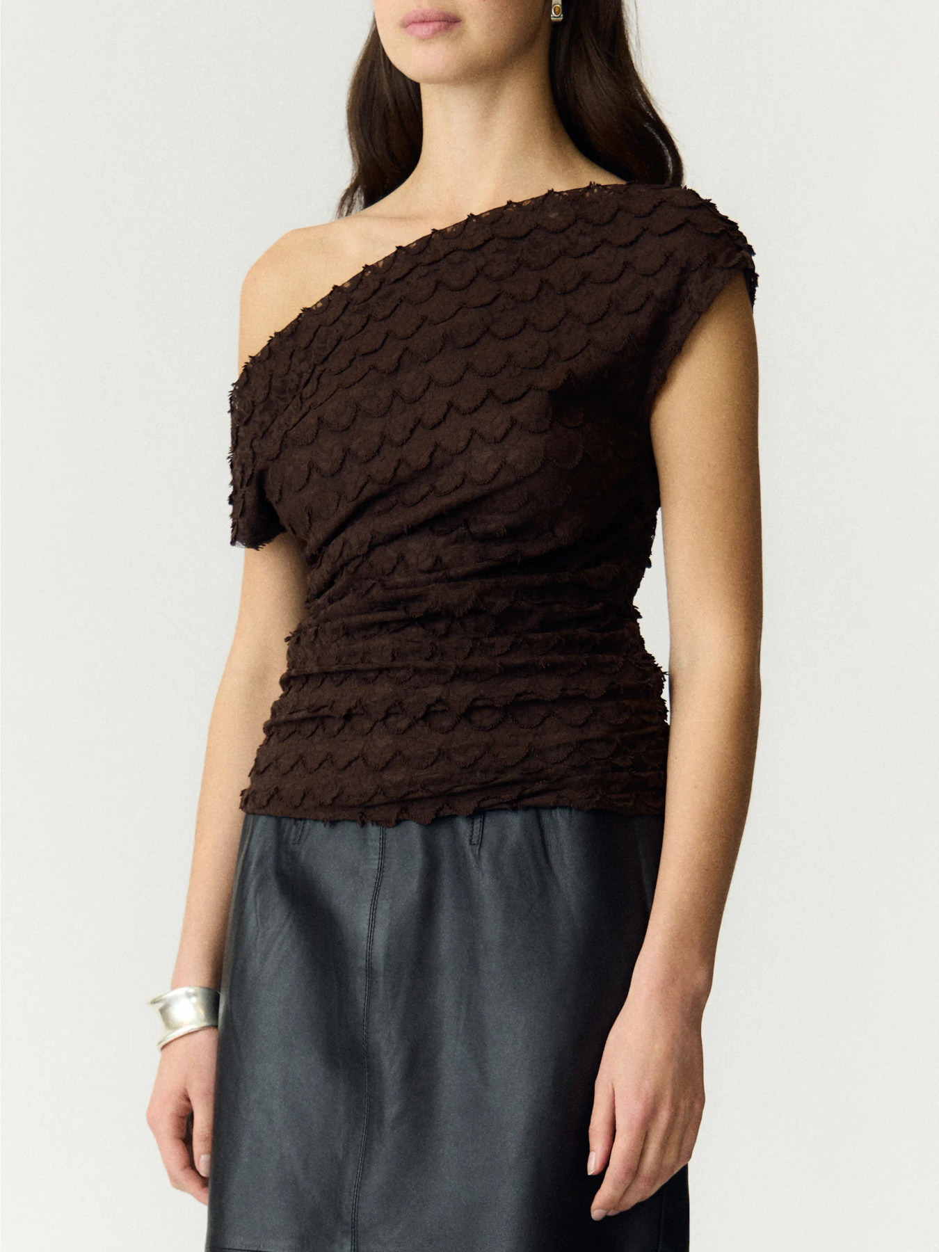 Yaskatana off shoulder top