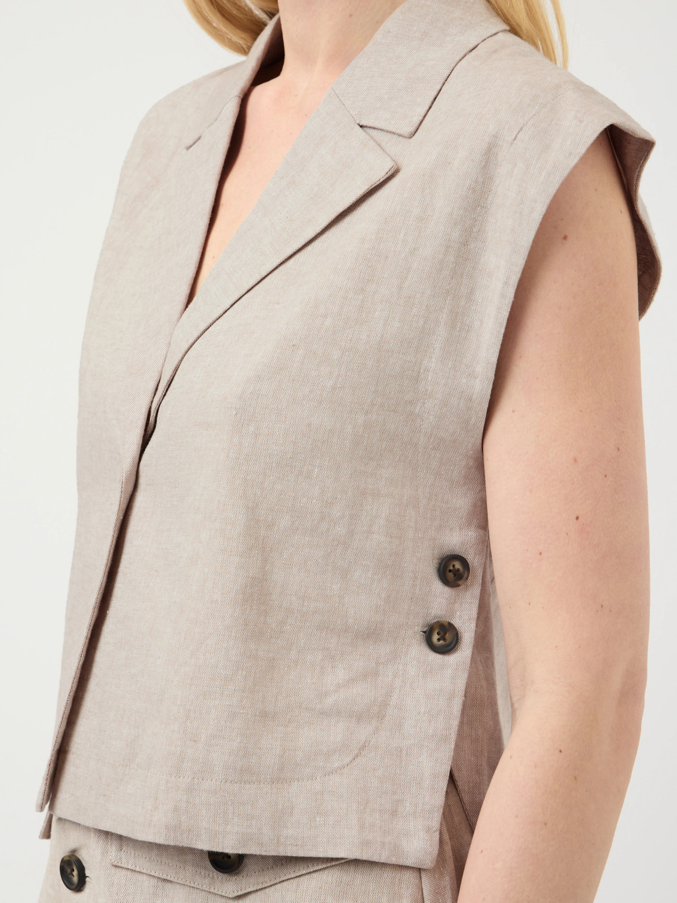 Yasusuma short linnen waistcoat