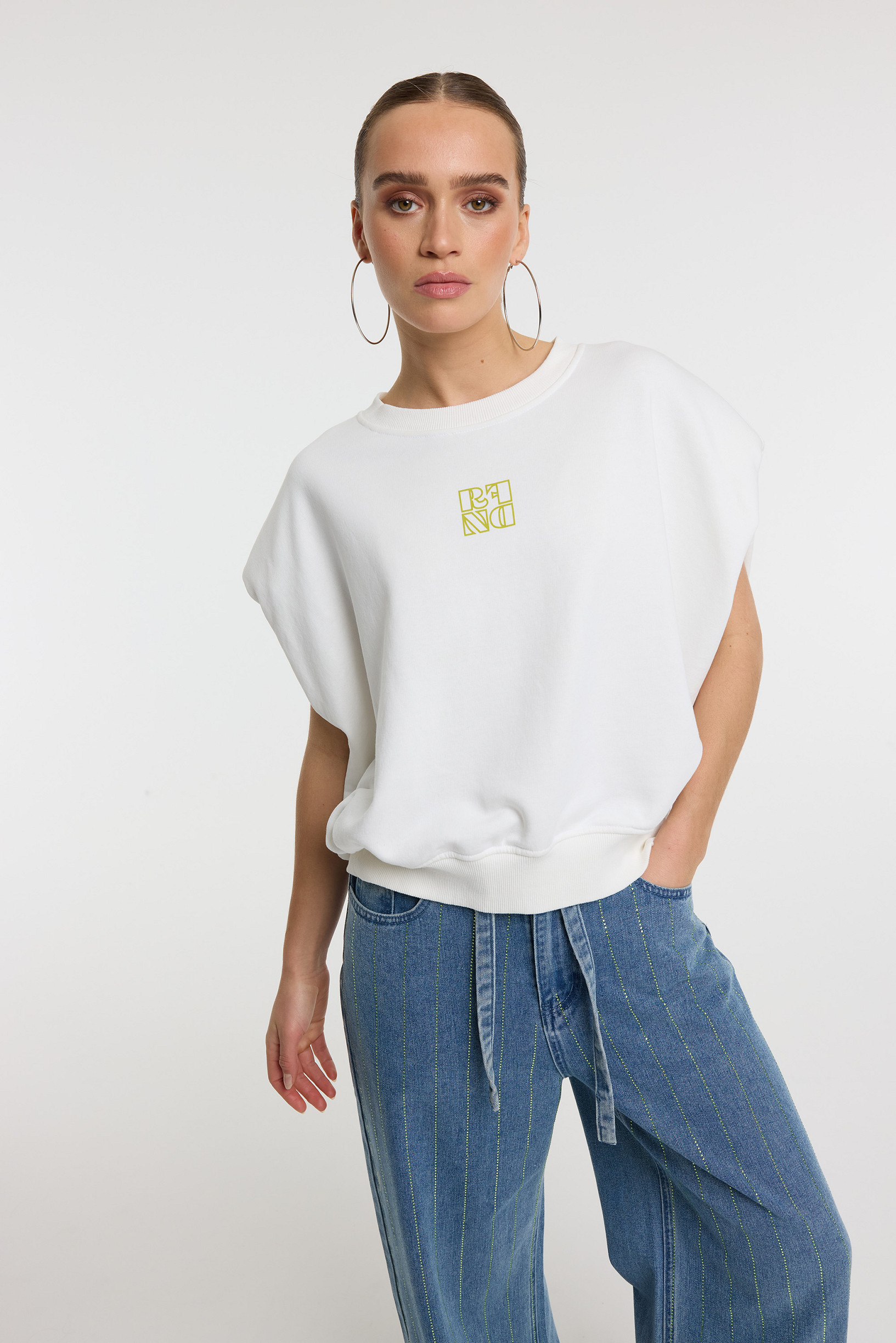 Ladies knitted sleeveless oversized Jennely