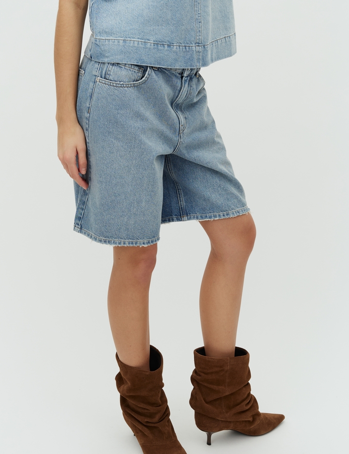 Talina short light blue brushing