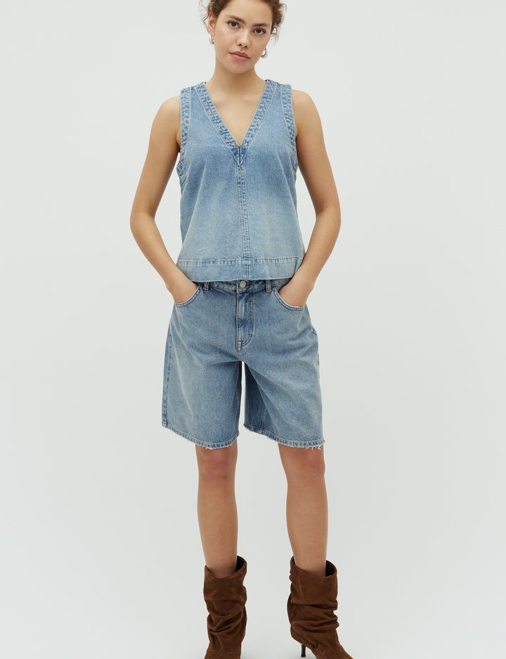 Talina short light blue brushing